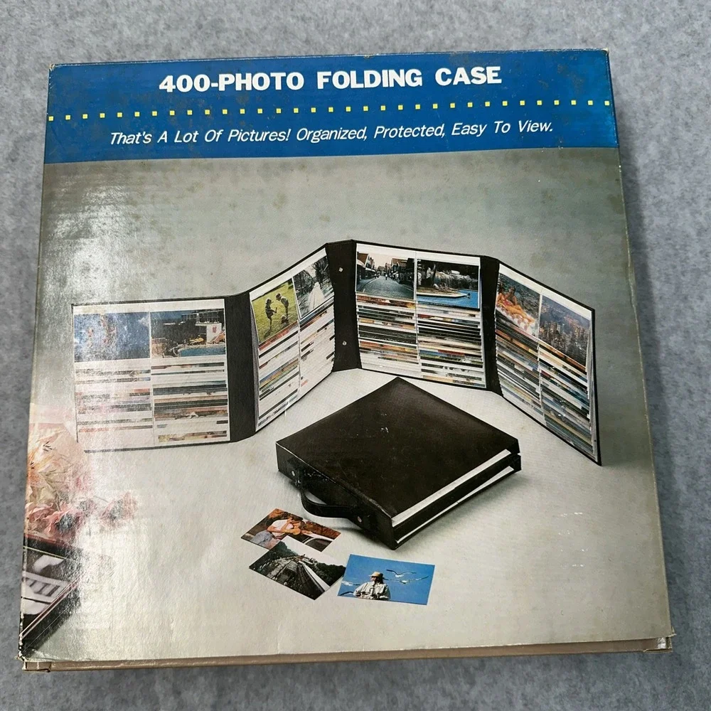 Photo Case 400 Photo Folding Case Holds 400 With Handle In Box Not Used